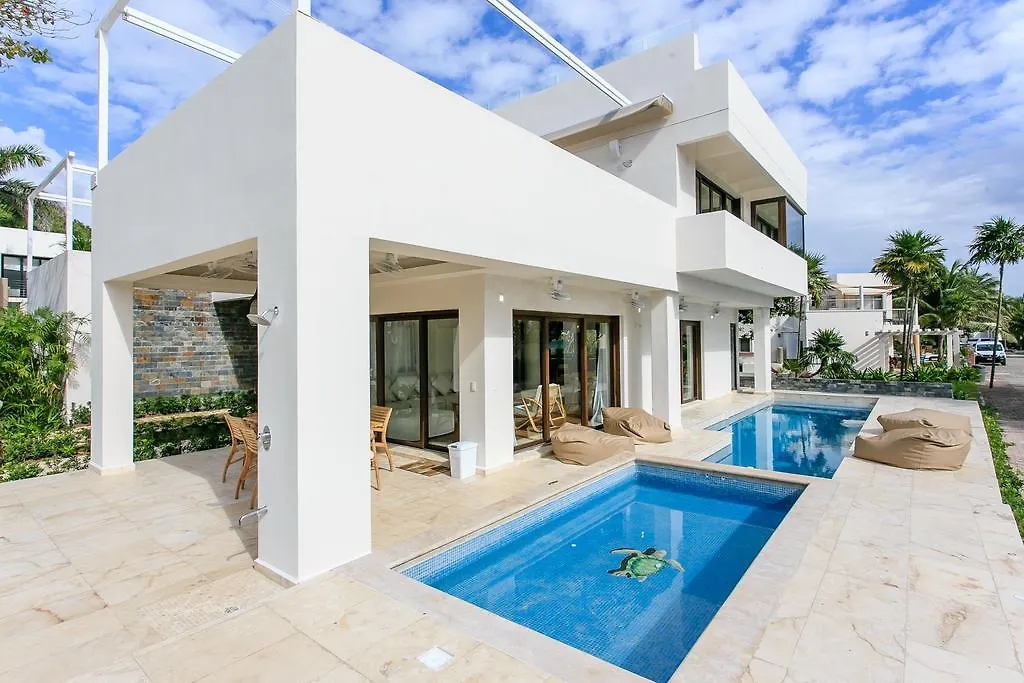 Steps To Best Beach Villa Unica 6Bedroom Playa del Carmen