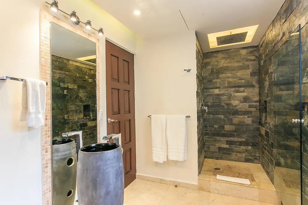 Steps To Best Beach Villa Unica 6Bedroom Playa del Carmen